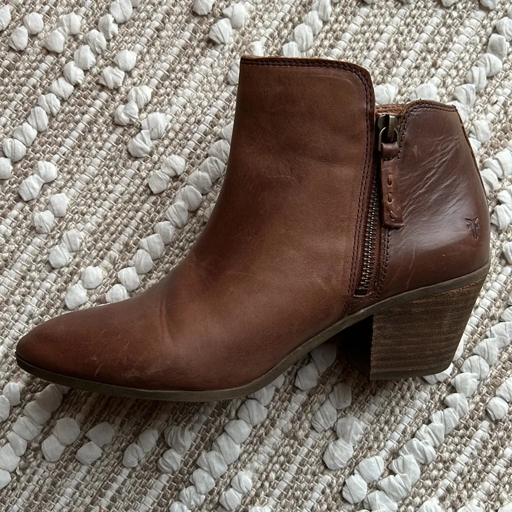 Frye boots. 👢 - Picture 5 of 12